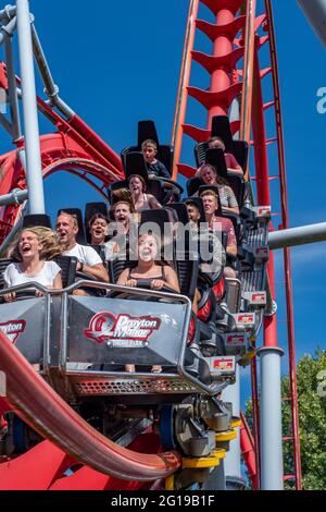 Le rollercoaster G Force GForce maintenant enlevé au parc à thème Drayton Manor Tamworth Banque D'Images