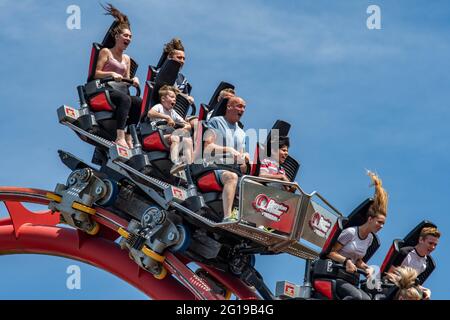 Le rollercoaster G Force GForce maintenant enlevé au parc à thème Drayton Manor Tamworth Banque D'Images