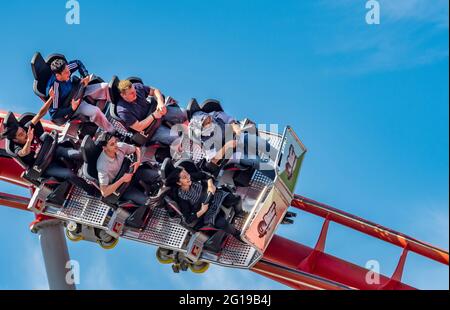 Le rollercoaster G Force GForce maintenant enlevé au parc à thème Drayton Manor Tamworth Banque D'Images