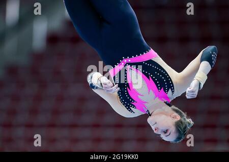 Dortmund, Allemagne. 06e juin 2021. Gymnastique, appareils de gymnastique, Westfalenhalle: Championnat allemand, décision unique, femmes: Sarah Voss en action sur le sol. Credit: Rolf Vennenbernd/dpa/Alay Live News Banque D'Images