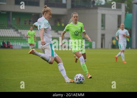 Wolfsburg, Allemagne. 06e juin 2021. Lara Dickenmann ( 21 Wolfsburg ) lors du match FlyerAlarm Frauen-Bundesliga entre VfL Wolfsburg et SV Werder Bremen au stade AOK à Wolfsburg, en Allemagne. Crédit: SPP Sport presse photo. /Alamy Live News Banque D'Images