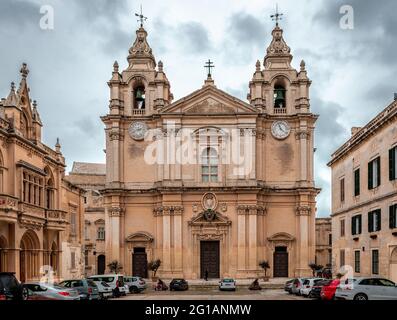 La cathédrale métropolitaine de Saint-Paul (connue sous le nom de cathédrale Saint-Paul ou cathédrale Mdina), une cathédrale catholique romaine fondée au XIIe siècle Banque D'Images