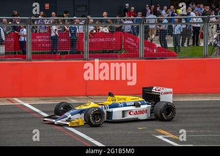 Le champion volontaire F1 car Williams FW11 Honda Silverstone Banque D'Images