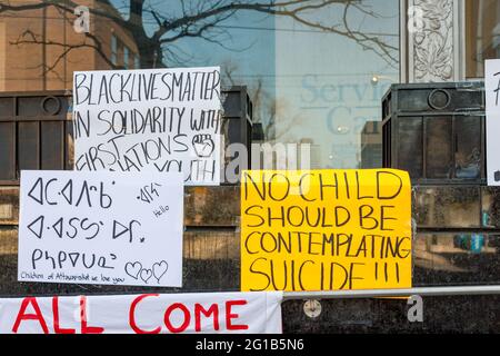 TORONTO, CANADA-AVRIL 17,2016 : inactif plus, les manifestants Black Lives Matter occupent le bureau de Toronto occupé par les Affaires autochtones et du Nord de t Banque D'Images