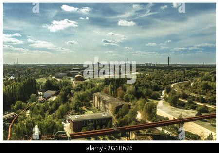 Parc de loisirs et de paysages de Zollverein Duisburg Nord - tunnel et pont à l'installation vide - lancement de la fusée du Centre spatial. Banque D'Images