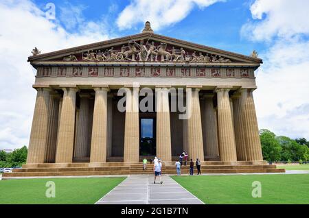 Nashville, Tennessee, États-Unis. Le Parthénon dans le parc Centennial, qui fonctionne comme un musée d'art. Banque D'Images