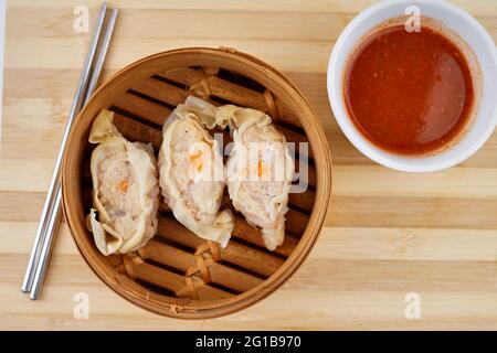 Dim sum cuisine traditionnelle chinoise sur la table Banque D'Images