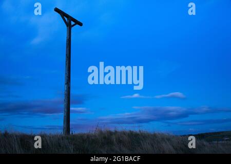 Les galets suspendus de la combe gibbet, sur les Galets vers le bas près du village de Combe, West Berkshire / Hampshire frontière. Banque D'Images