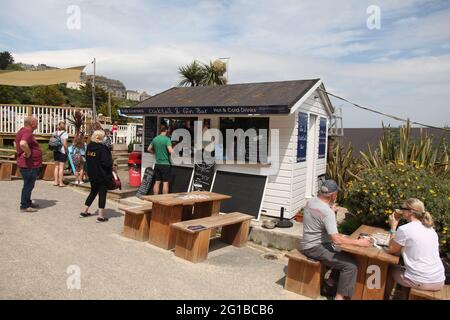 Gin and cocktail Bar, ouvert au public, Porthminster Beach, St. Ives, Cornwall, Royaume-Uni, Juin 2021 Banque D'Images