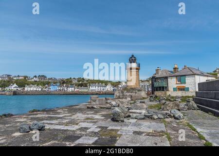 C'est un phare de la ville côtière et après le port de ferry de Portpatrick sur la péninsule de Dumfries et Galloway sur la côte ouest de l'Écosse Banque D'Images