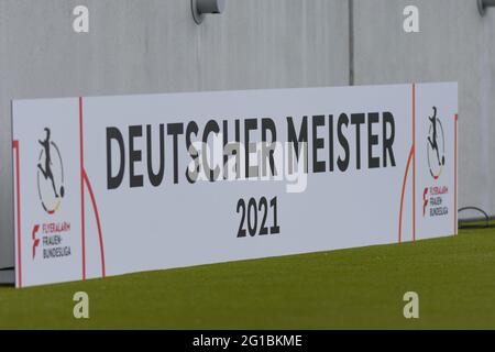 Munich, Allemagne. 06e juin 2021. Deutscher Meister 2021 lors du match Frauen Bundesliga entre le FC Bayern Munich et Eintracht Frankfurt au campus du FC Bayern, Allemagne. Crédit: SPP Sport presse photo. /Alamy Live News Banque D'Images