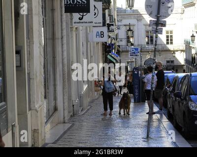 Lisbonne, Lisbonne Portugal. 6 juin 2021. (INT) Tourisme à Lisbonne. 6 juin 2021, Lisbonne, Portugal : mouvement des personnes entre les stations Baixo-Chiado et Rossio, à Lisbonne, le dimanche de printemps. Credit: Edson de Souza/TheNews2 Credit: Edson de Souza/TheNEWS2/ZUMA Wire/Alay Live News Banque D'Images