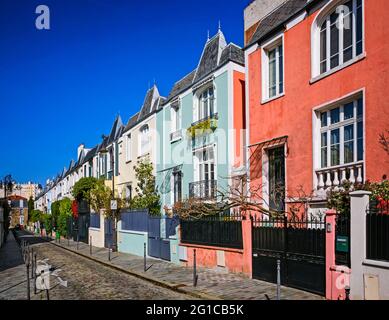 MAISONS EN FAÇADES COLORÉES DE L'ARCHITECTE HENRY TRESAL (1921) DANS LE QUARTIER 'MAISON-BLANCHE' DE PARIS, FRANCE Banque D'Images