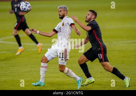 06-06-2021: Voetbal: Belgie contre Kroatie: Brussel BRUSSEL, BELGIQUE - JUIN 6: Yannick Carrasco de Belgique bataille pour possession avec Nikola Vlasic de Cro Banque D'Images