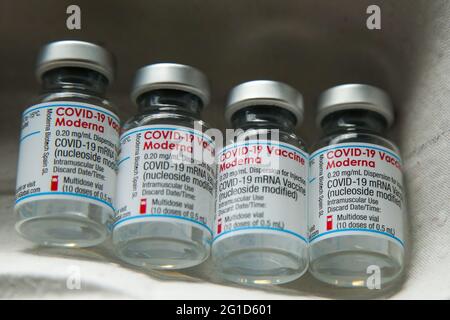 Londres. ROYAUME-UNI. 6 juin 2021 - Vials du vaccin Moderna Covid-19 dans un centre de vaccination de Londres. Credit Dinendra Haria /Alay Live News Banque D'Images