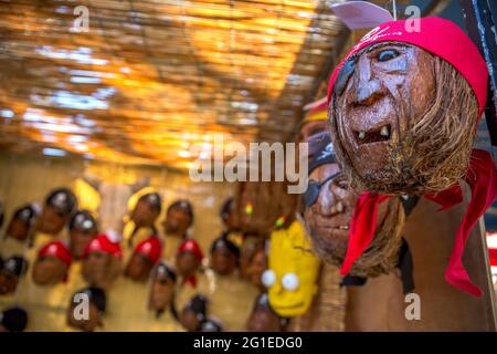 FRANCE. ILE DE LA RÉUNION, MARCHÉ DE SAINT-PIERRE, NOIX DE COCO Banque D'Images