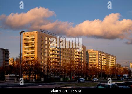 Classé immeuble résidentiel de type QP 64, est Karl-Marx-Allee près d'Alexanderplatz, architectes Felz, Kuschy, Stallknecht, Berlin-Mitte, Berlin Banque D'Images