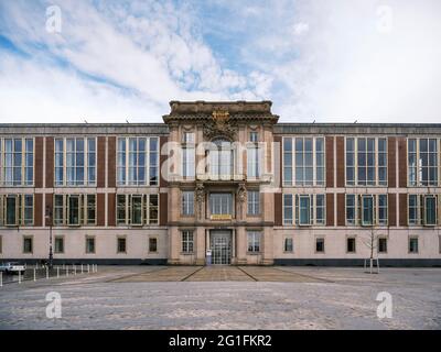 GDR State Council Building à Schlossplatz avec l'ancien portail IV du palais de Berlin, style modernisme de l'est, Architectes, Roland Korn et Hans Banque D'Images