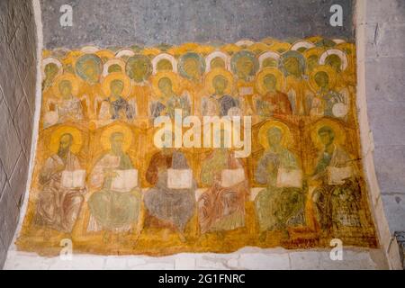 Fresque de la cathédrale de Dmitrievsky à Vladimir (la partie nord de l'arche), les apôtres sont représentés : Paul, Matthew, Mark, Simon, James Banque D'Images