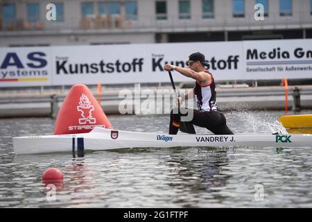 Duisburg, Allemagne. 03ème juin 2021. Canoë C1 hommes Jan VANDREY (KC Potsdam) action, les finales 2021 dans les disciplines canoë, SUP, canoë polo du 3 au 6 juin 2021 à Duisburg, crédit: dpa/Alay Live News Banque D'Images