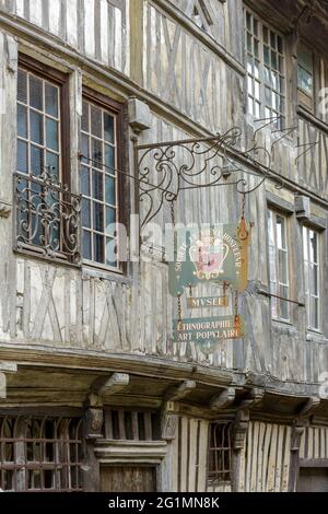 France, Calvados, estuaire de la Seine, pays d'Auge, Honfleur, façade du Musée d'Ethnographie et d'Art populaire (musée d'Ethnographie et d'Art populaire) situé rue de la prison Banque D'Images
