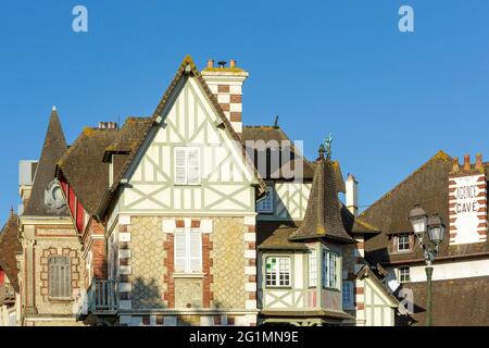 France, Calvados, Côte fleurie, pays d'Auge, Cabourg, Maisons à colombages de la rue Jardins du Casino (rue Jardins du Casino) Banque D'Images