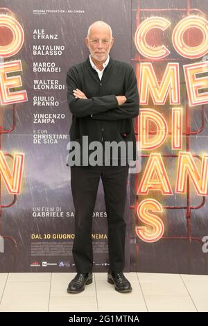 Rome, Italie. 07e juin 2021. Gabriele Salvatores assiste au film photocall des comédiens au palais Meridien Visconti à Rome. Crédit : SOPA Images Limited/Alamy Live News Banque D'Images