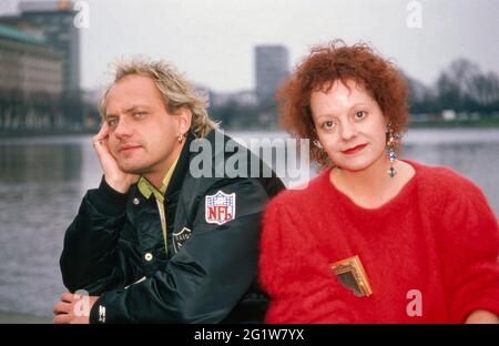 Uwe Ochsenknecht und Billie Zöckler BEI der Open Air Pressekonferenz zum film 'Geld' à Hambourg, Allemagne 1989. Banque D'Images