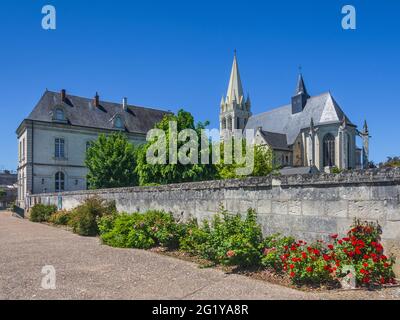 Vue sur l'église abbatiale Saint-Pierre ruine à Beaulieu-lès-Loches, Indre-et-Loire (37), France. Banque D'Images