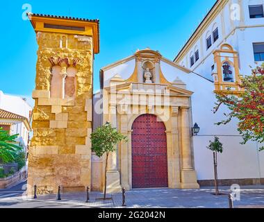 La mouche ruiné et restauré Minaret de San Juan et le même nom église, attaché à elle dans la période médiévale, Plaza de San Juan, Juderia Banque D'Images