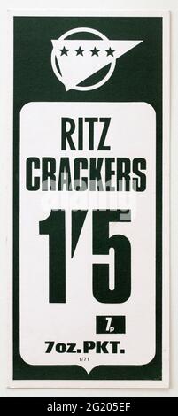 Étiquettes d'affichage des prix publicitaires de la boutique des années 1970 - craquelins Ritz Banque D'Images