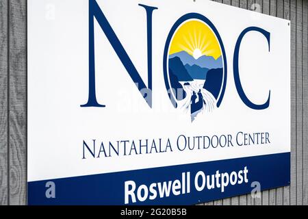 Nantahala Outdoor Centre Roswell Outpost propose la location de kayaks et de canoës pour explorer l'aire de loisirs nationale de la rivière Chattahoochee. (ÉTATS-UNIS) Banque D'Images