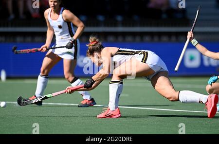 Amstelveen, pays-Bas. 06e juin 2021. Hockey, femmes: Championnat d'Europe, Angleterre - Allemagne, ronde préliminaire, groupe B, 2e jour de match. Sonja Zimmermann (Allemagne) en action. Credit: Frank Uijlenbroek/dpa/Alay Live News Banque D'Images