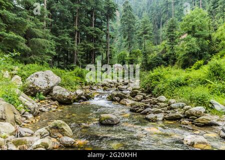 Les différentes vues de Jibhi Village Banque D'Images