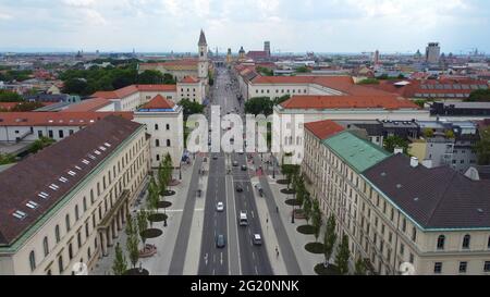 Porte de la victoire à Munich, rue Ludwig - vue aérienne Banque D'Images