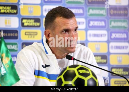 KHARKIV, UKRAINE - 07 JUIN 2021 - l'entraîneur-chef de l'équipe nationale de football de l'Ukraine Andrii Shevchenko est photographié pendant la conférence de presse après le match amical contre l'équipe nationale de Chypre, Kharkiv, nord-est de l'Ukraine crédit: UKRINFORM/Alay Live News Banque D'Images