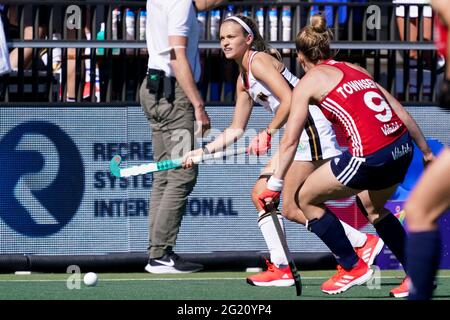AMSTELVEEN, PAYS-BAS - JUIN 7: Kira Horn d'Allemagne pendant le match des championnats d'Europe de hockey entre l'Angleterre et l'Allemagne au Wagener Stadion le 7 juin 2021 à Amstelveen, pays-Bas (photo de Jeroen Meuwsen/Orange Pictures) Banque D'Images