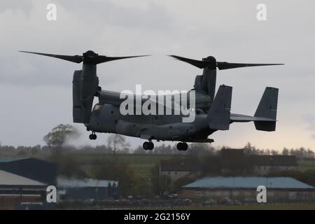 168666, un Boeing Bell MV-22B Osprey exploité par le corps des Marines des États-Unis, arrivant à l'aéroport international de Prestwick à Ayrshire, en Écosse. Banque D'Images