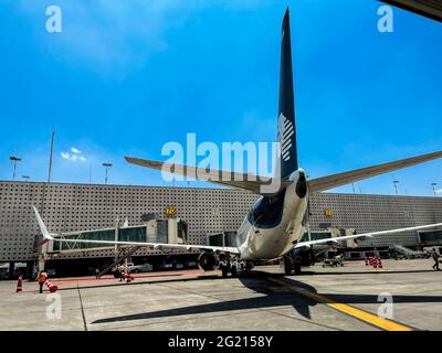 Agrandissement du terminal II de l'aéroport de Mexico. Airline Aero Mexico, AeroMexico, Aeromexico. (Photo de Luis Gutiérrez). Ampliacion de terminal II de l'aéroport de Mexico. Airline Aero Mexico, AeroMexico, Aeromexico. (Photo de Luis Gutiérrez). Banque D'Images