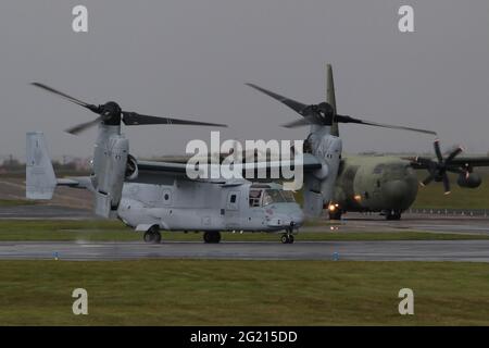 168666, un Boeing Bell MV-22B Osprey exploité par le corps des Marines des États-Unis, au départ de l'aéroport international de Prestwick à Ayrshire, en Écosse. Banque D'Images