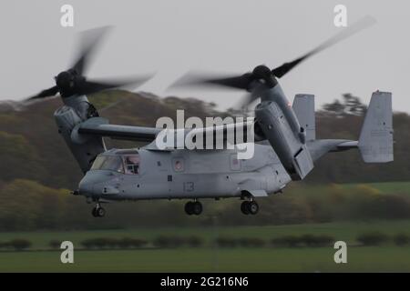 168666, un Boeing Bell MV-22B Osprey exploité par le corps des Marines des États-Unis, au départ de l'aéroport international de Prestwick à Ayrshire, en Écosse. Banque D'Images