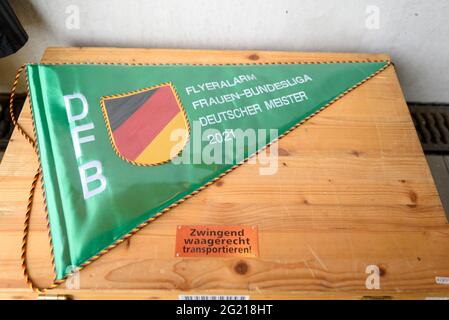 Munich, Allemagne. 06e juin 2021. Deutscher Meister 2021 avant le match Frauen Bundesliga entre le FC Bayern Munich et Eintracht Frankfurt au campus du FC Bayern, Allemagne. Crédit: SPP Sport presse photo. /Alamy Live News Banque D'Images