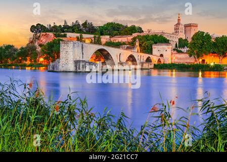 Avignon, France - Pont Saint-Benezet célèbre sur le Rhône en Provence. Banque D'Images