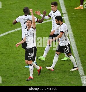 Düsseldorf, Allemagne. 7 juin 2021. Robin Gosens (avant) d'Allemagne célèbre son score lors d'un match amical entre l'Allemagne et la Lettonie à Düsseldorf, Allemagne, le 7 juin 2021. Crédit: Ulrich Hufnagel/Xinhua/Alamy Live News Banque D'Images