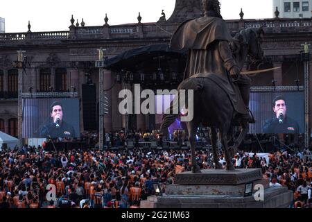 Monterrey, México, -06-07-2021-. Célébration de la victoire du Gouverneur de l'Etat de Nuevo León, Mexique pour Samuel García Sepulveda tenu sur le Banque D'Images