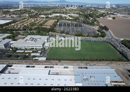 Une vue aérienne du Hoag Performance Center, dimanche 5 juin 2021, à Costa Mesa, En Californie, le site est le centre de formation des Chargers de Los Angeles et Banque D'Images