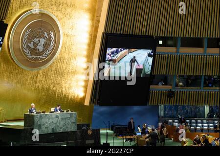 New York, États-Unis. 08 juin 2021. (L'Assemblée générale des Nations Unies (AGNU) tient les élections du président et des vice-présidents de l'Assemblée générale des Nations Unies au siège de l'ONU à New York le 7 juin 2021. Le ministre des Affaires étrangères des Maldives, Abdulla Shahid, a été élu lundi président de la 76e session à venir de l'Assemblée générale des Nations Unies. (Loey Felipe/un photo/document via Xinhua) Credit: Xinhua/Alay Live News Banque D'Images