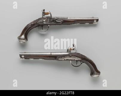 Pistolet de vol. Partie d'un couple. La plaque de verrouillage porte une signature. La boucle est décorée avec arabesque, le bras de la famille Hees van Berkel et deux petites gravures, une influentée en or; gauche estampillée derrière avec les armoiries d'Amsterdam et au fond avec un timbre non installable et IR; le grain est fait d'argent. La fiole est coupée en relief avec louange et incrustée de fil d'argent. À l'exception de la plaque de chargement, les garnitures argentées sont gravées et se composent d'un ruban de tiroir, de la plaque à vis entraînée et percée avec un médaljon avec, entre autres choses, un celk de fleur, le trig Banque D'Images