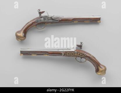 Pistolet de vol. Partie d'un couple. La plaque de verrouillage est gravée d'une tête blanchite d'un jeune homme dans un ovale et la signature du fabricant. La transition entre la partie arrière de la boucle, les kulas, et le reste est indiquée par des anneaux; il y a deux épaississements sur le Kulas et une course visorale profonde sur toute la longueur; le grain de la visière est de Geelkoper; À gauche du dos ancien estampillé avec les armoiries d'Utrecht et au fond avec un coeur couronné et non avec les armoiries d'Utrecht comme au 155-b. La fiole a été coupée avec, entre autres choses, des louanges. Le geelkop plaqué or Banque D'Images