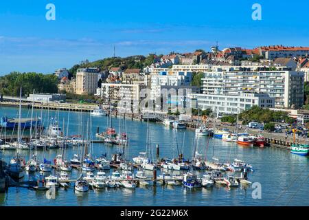 Boulogne sur Mer (nord de la France) : vue d'ensemble du port et de la ville Banque D'Images